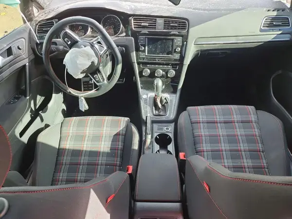 3VW6T7AU8KM005360 2019 VOLKSWAGEN GTI - Image 8