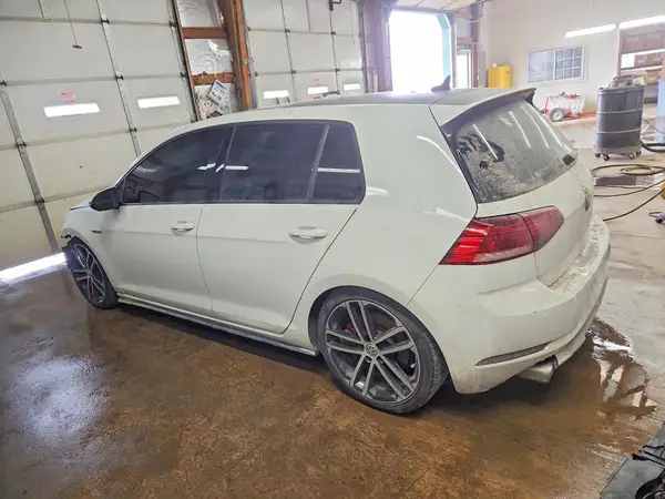 3VW6T7AU9KM030638 2019 VOLKSWAGEN GTI - Image 2