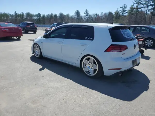 3VW6T7AUXKM030969 2019 VOLKSWAGEN GTI - Image 2