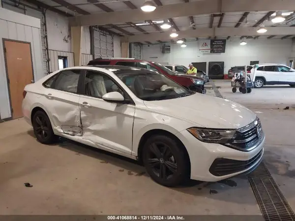 3VW7M7BU6RM004296 2024 VOLKSWAGEN JETTA - Image 1