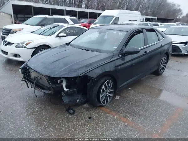 3VW7X7BU0SM083977 2025 VOLKSWAGEN JETTA - Image 2