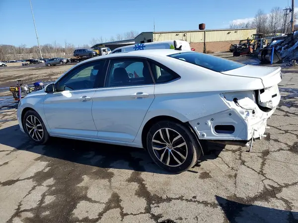3VW7X7BU1SM068467 2025 VOLKSWAGEN JETTA - Image 2