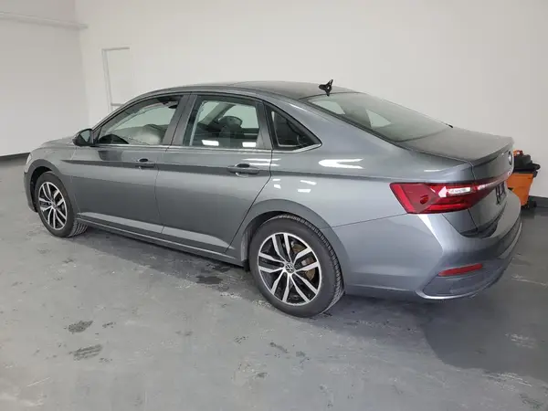 3VW7X7BU3SM052254 2025 VOLKSWAGEN JETTA - Image 2