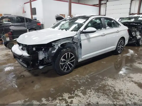 3VW7X7BU3SM103607 2025 VOLKSWAGEN JETTA - Image 2