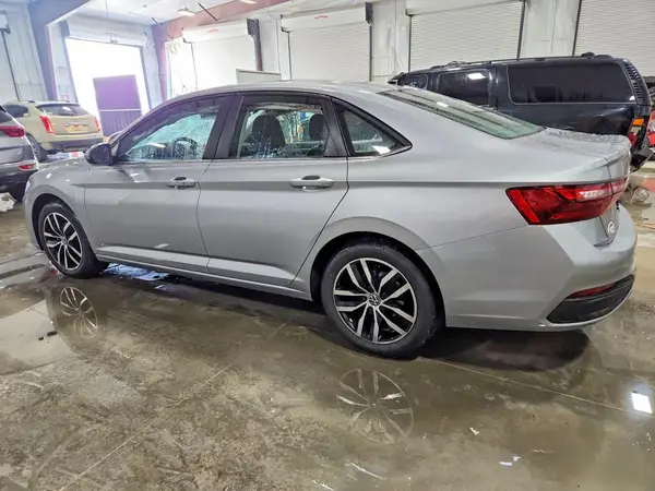 3VW7X7BU5SM034824 2025 VOLKSWAGEN JETTA - Image 2