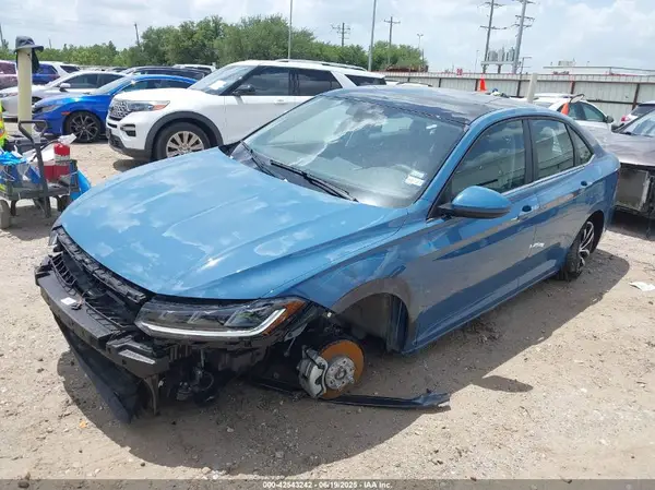 3VW7X7BU5SM060761 2025 VOLKSWAGEN JETTA - Image 2