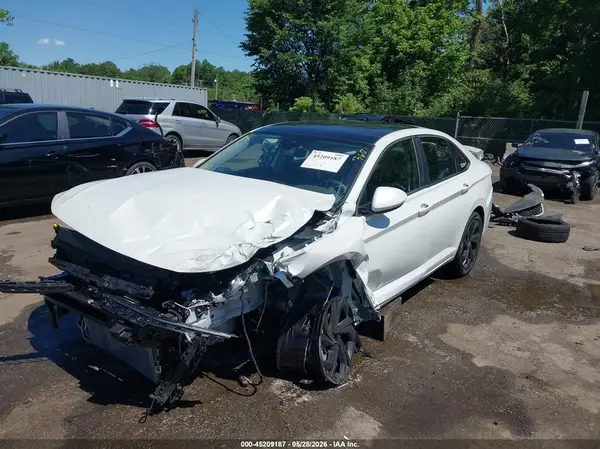3VW7X7BU5SM076703 2025 VOLKSWAGEN JETTA - Image 2