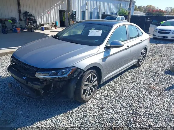 3VW7X7BU6SM043368 2025 VOLKSWAGEN JETTA - Image 2