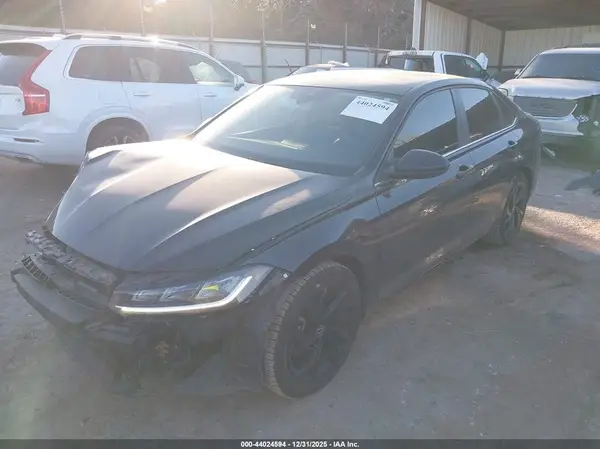 3VW7X7BUXSM011393 2025 VOLKSWAGEN JETTA - Image 2