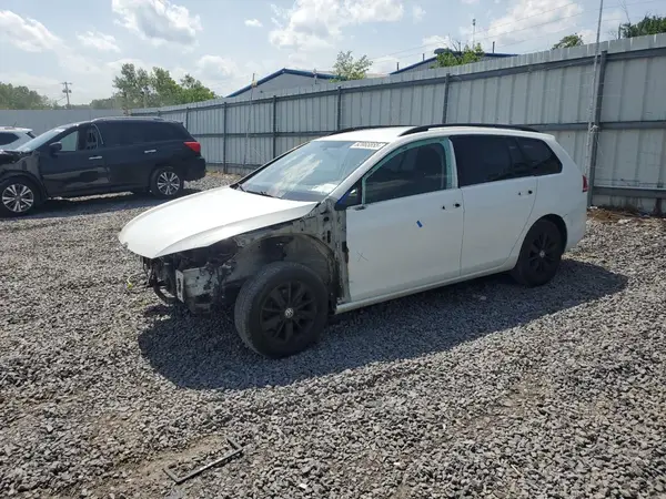 3VWA17AU6HM517238 2017 VOLKSWAGEN GOLF - Image 1