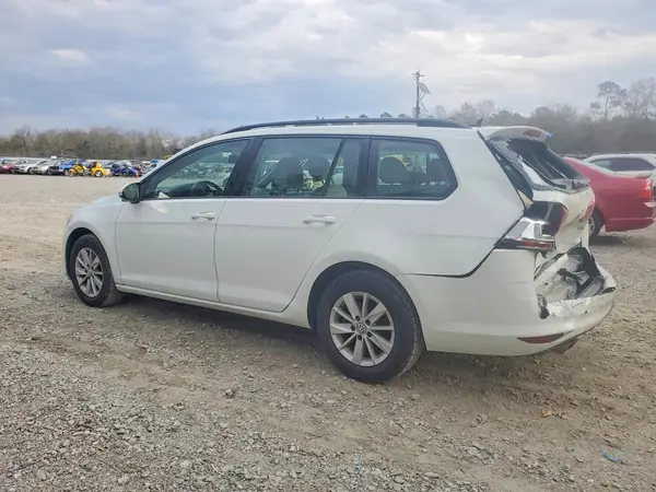 3VWA17AU8HM527057 2017 VOLKSWAGEN GOLF - Image 2