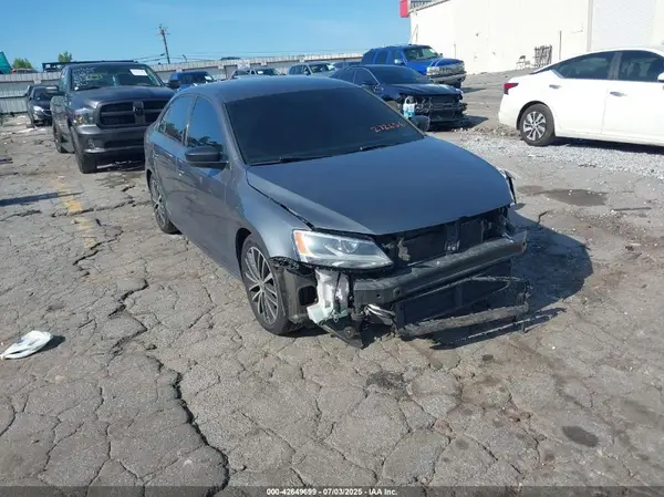 3VWB17AJ2GM272656 2016 VOLKSWAGEN JETTA - Image 1