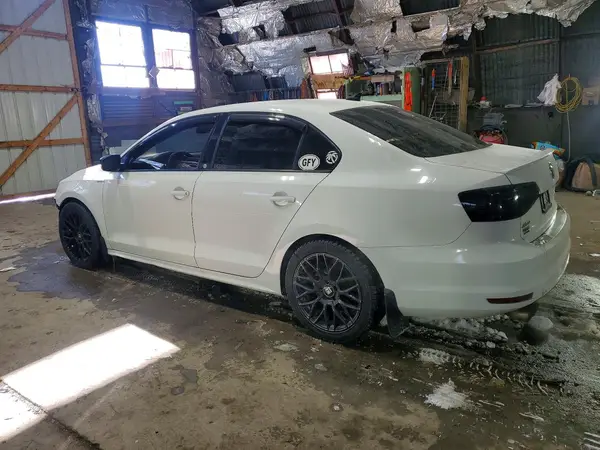 3VWB17AJ4GM239139 2016 VOLKSWAGEN JETTA - Image 2