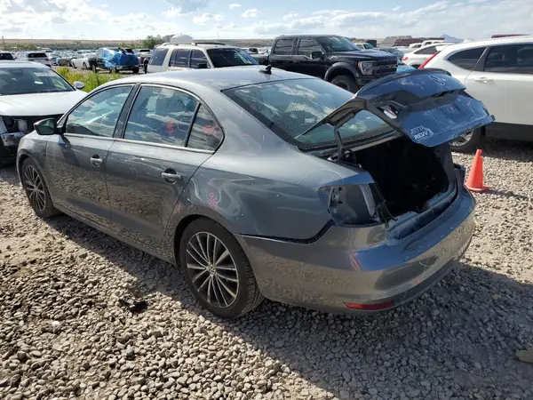 3VWB17AJ7GM405525 2016 VOLKSWAGEN JETTA - Image 2