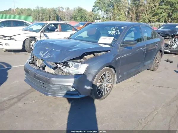 3VWB17AJ8GM294841 2016 VOLKSWAGEN JETTA - Image 2