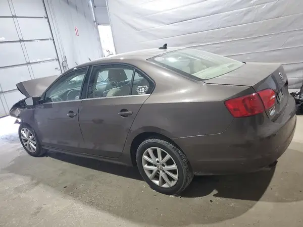 3VWB17AJ9EM420721 2017 VOLKSWAGEN JETTA - Image 2