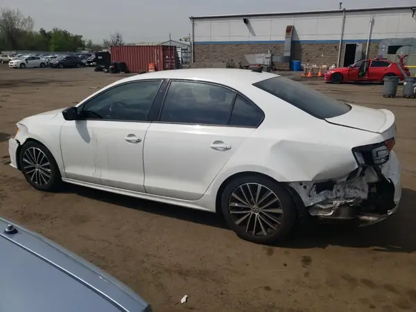 3VWB17AJ9GM272301 2016 VOLKSWAGEN JETTA - Image 2