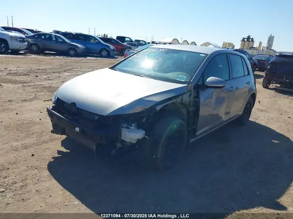 3VWB17AU3JM296563 2018 VOLKSWAGEN GOLF - Image 2