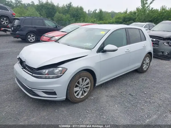 3VWB17AU7JM282701 2018 VOLKSWAGEN GOLF - Image 2