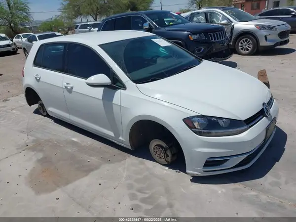 3VWB17AU8JM278592 2018 VOLKSWAGEN GOLF - Image 1