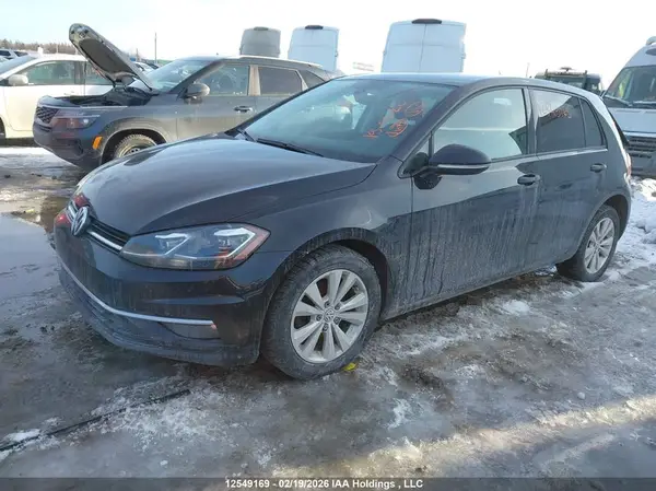 3VWB17AU8JM283341 2018 VOLKSWAGEN GOLF - Image 2