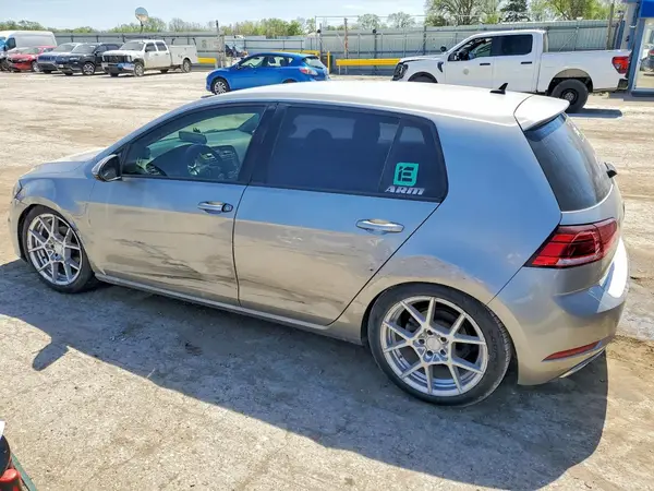 3VWB17AU9JM262692 2018 VOLKSWAGEN GOLF - Image 2