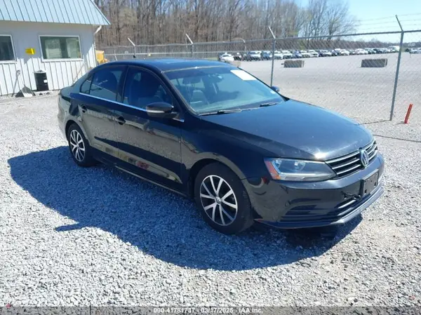3VWB67AJ0HM330931 2017 VOLKSWAGEN JETTA - Image 1
