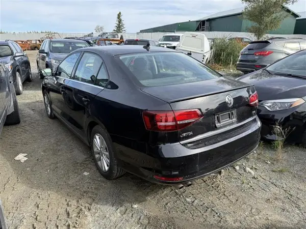 3VWB67AJ0HM330945 2017 VOLKSWAGEN JETTA - Image 2