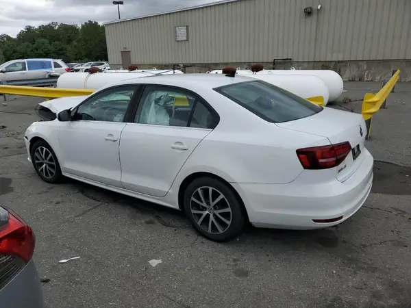 3VWB67AJ0HM332422 2017 VOLKSWAGEN JETTA - Image 2