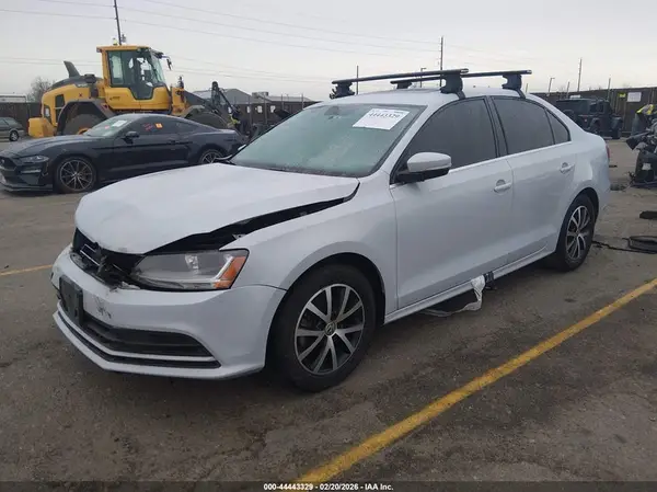 3VWB67AJ0HM388635 2017 VOLKSWAGEN JETTA - Image 2