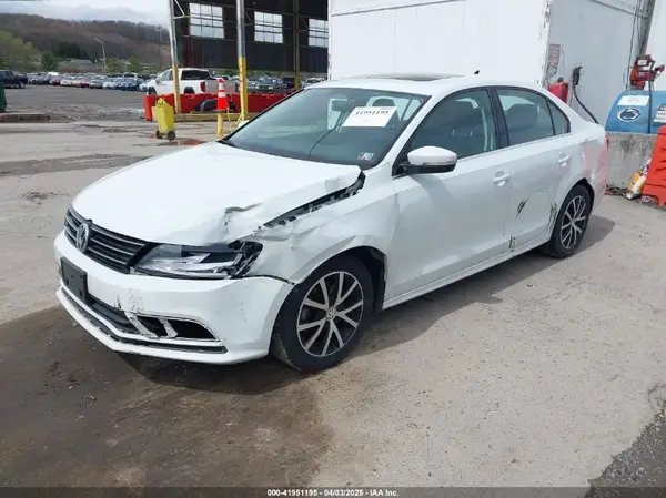 3VWB67AJ0HM397917 2017 VOLKSWAGEN JETTA - Image 2