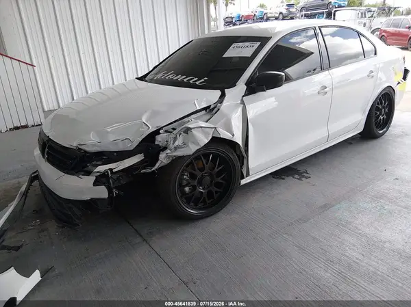 3VWB67AJ1GM385810 2016 VOLKSWAGEN JETTA - Image 2