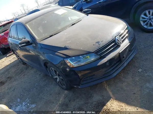 3VWB67AJ1HM267208 2017 VOLKSWAGEN JETTA - Image 1