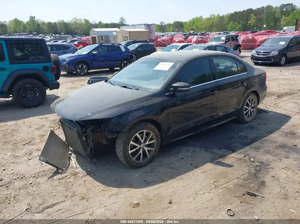 3VWB67AJ1HM328458 2017 VOLKSWAGEN JETTA - Image 2