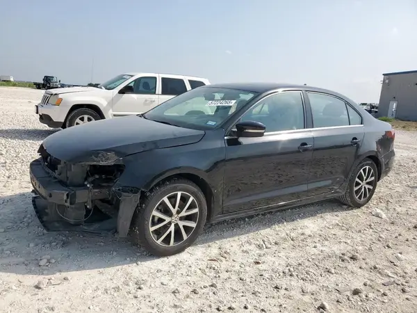 3VWB67AJ1HM384710 2017 VOLKSWAGEN JETTA - Image 1