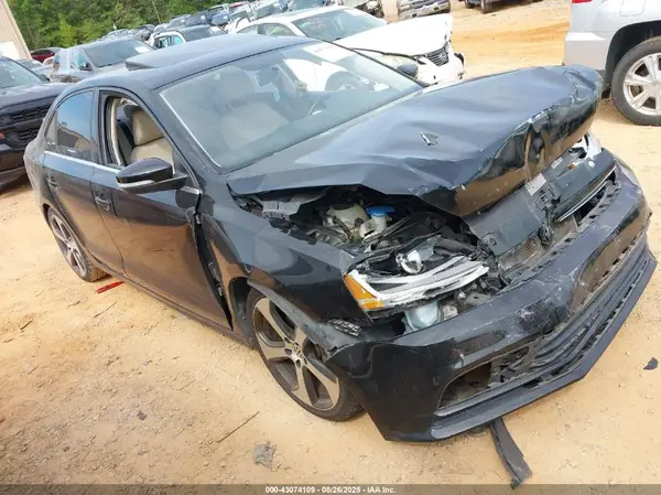 3VWB67AJ2HM235965 2017 VOLKSWAGEN JETTA - Image 1