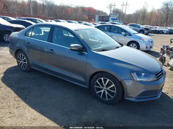 3VWB67AJ2HM280887 2017 VOLKSWAGEN JETTA - Image 1