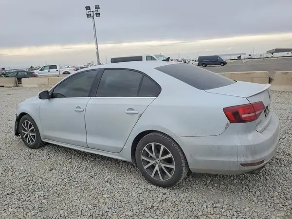 3VWB67AJ2HM319882 2017 VOLKSWAGEN JETTA - Image 2