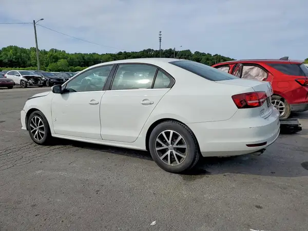 3VWB67AJ2JM204317 2018 VOLKSWAGEN JETTA - Image 2