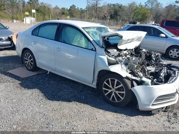 3VWB67AJ3GM395965 2016 VOLKSWAGEN JETTA - Image 1
