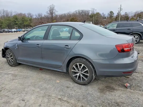 3VWB67AJ3GM396596 2016 VOLKSWAGEN JETTA - Image 2