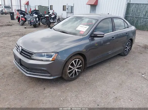3VWB67AJ3HM204871 2017 VOLKSWAGEN JETTA - Image 2