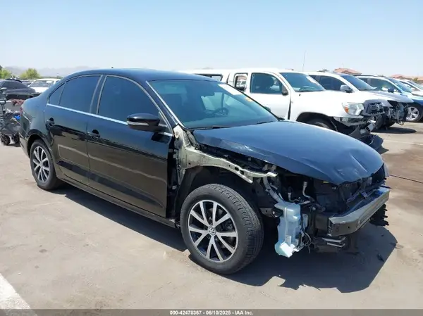 3VWB67AJ3HM259675 2017 VOLKSWAGEN JETTA - Image 1