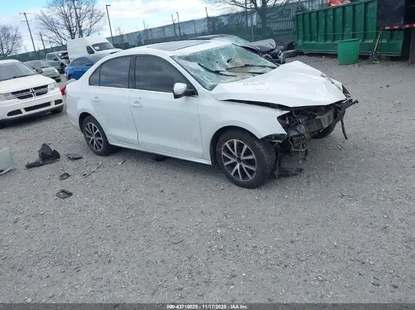 3VWB67AJ3HM271731 2017 VOLKSWAGEN JETTA - Image 1