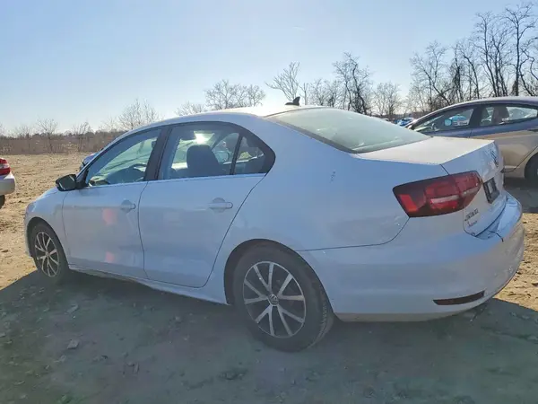 3VWB67AJ3HM306672 2017 VOLKSWAGEN JETTA - Image 2