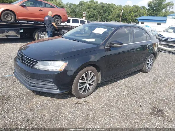 3VWB67AJ3HM332608 2017 VOLKSWAGEN JETTA - Image 2