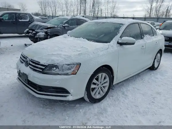 3VWB67AJ3HM338182 2017 VOLKSWAGEN JETTA - Image 2