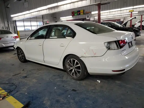 3VWB67AJ3HM384787 2017 VOLKSWAGEN JETTA - Image 2