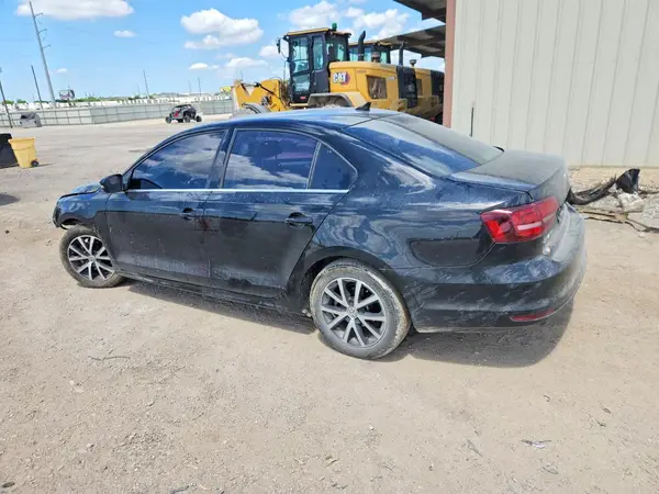 3VWB67AJ3JM241991 2018 VOLKSWAGEN JETTA - Image 2