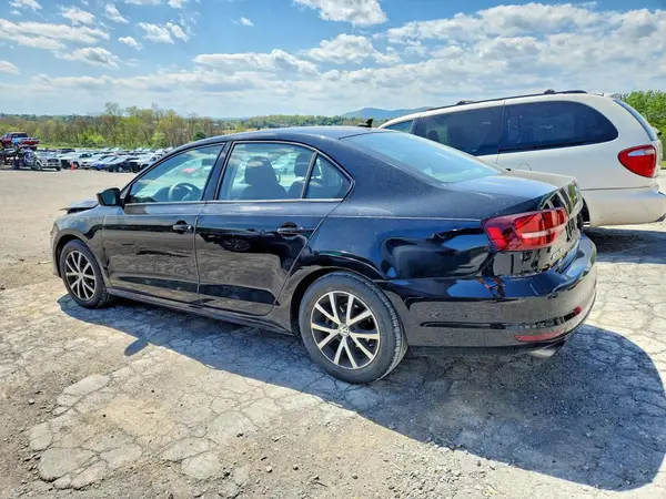 3VWB67AJ4GM279559 2016 VOLKSWAGEN JETTA - Image 2